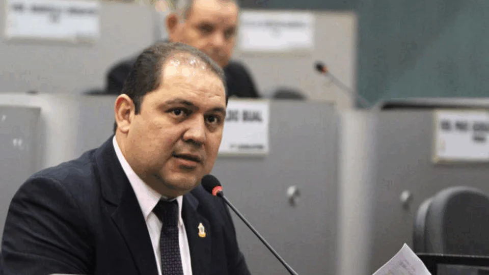 CMM ‘se cala’ após denúncias de rachadinha em gabinete de Rosivaldo Cordovil