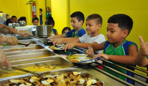 Após quase uma década, governo rompe contratos antigos e homologa nova licitação