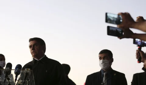 Bolsonaro critica derrubada do veto que impede reajuste a servidores