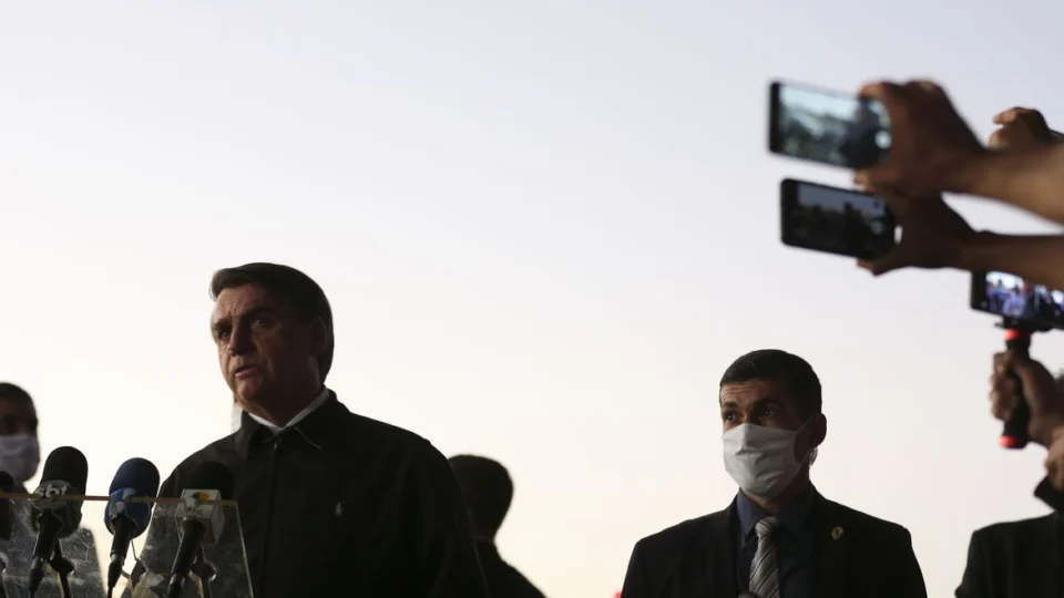 Bolsonaro critica derrubada do veto que impede reajuste a servidores