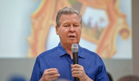 Arthur Neto formaliza grupo de combate ao novo coronavírus para rede de ensino