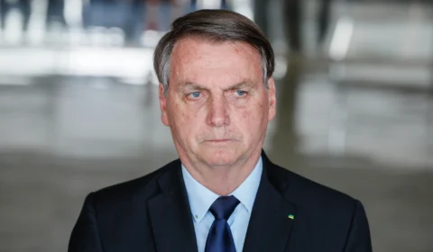 Bolsonaro diz que não apoia ninguém no 1o turno e frustra Josué, Menezes e Alberto Neto