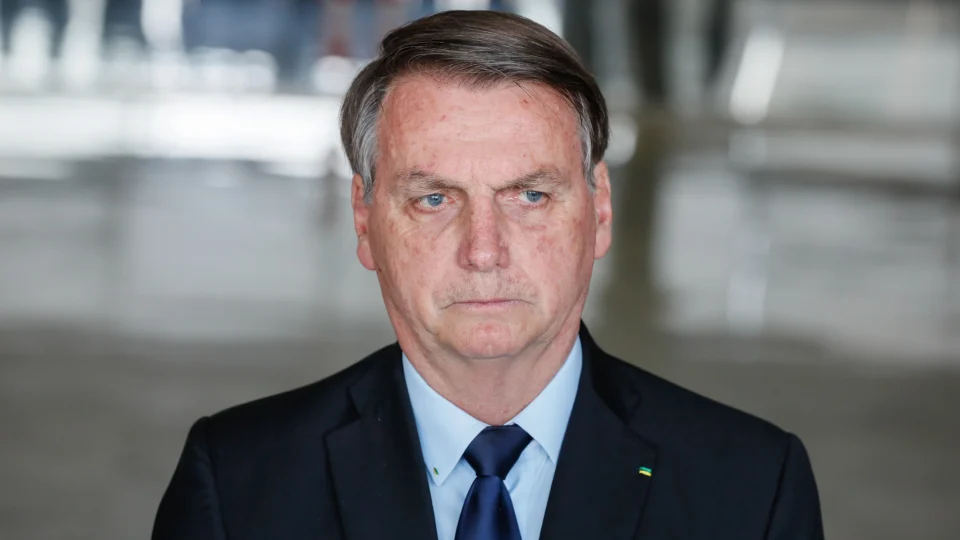 Bolsonaro diz que não apoia ninguém no 1o turno e frustra Josué, Menezes e Alberto Neto