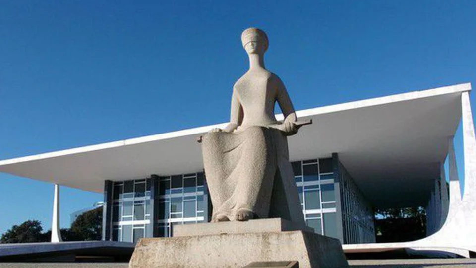 STF legisla mais uma vez e avança para recriar imposto sindical