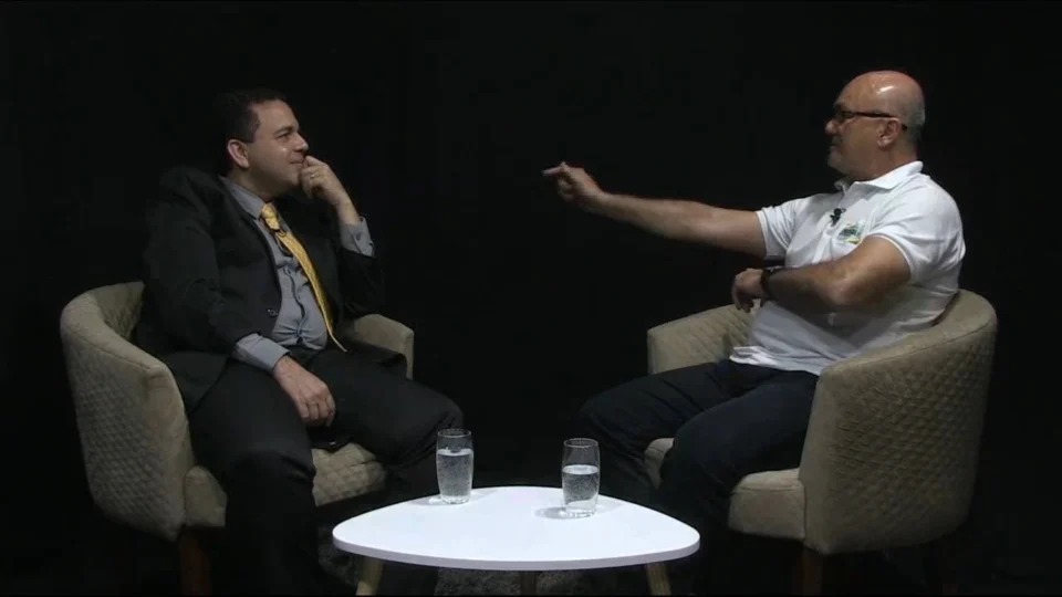 ‘Conversa Política’ recebe o ex-superintendente da Suframa, Alfredo Menezes