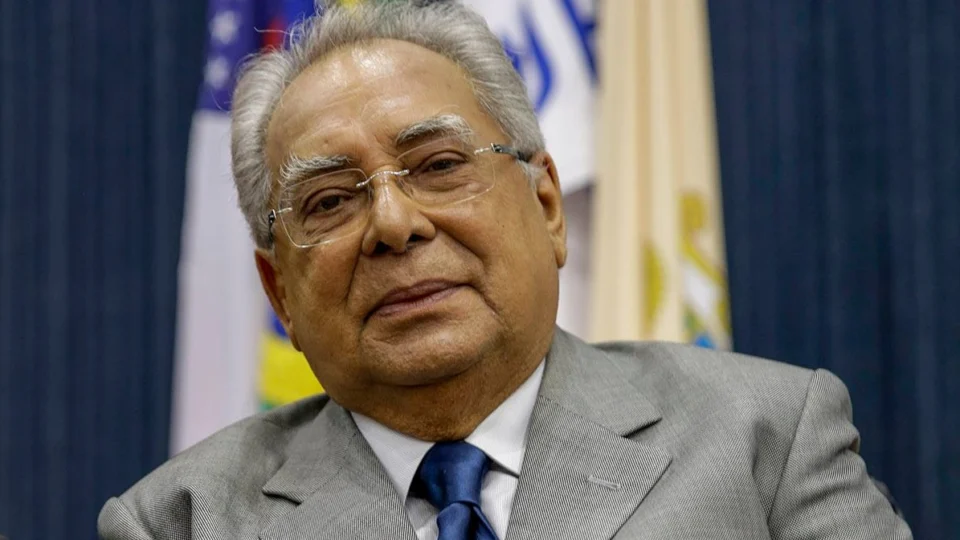 Amazonino não consegue disparar na preferência do eleitorado de Manaus mesmo com o desgaste do ‘novo’