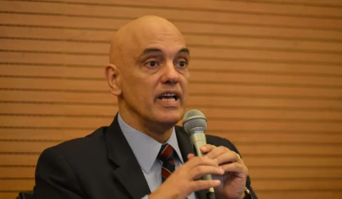 Voto impresso não contribui para fortalecer democracia, diz ministro Alexandre de Moraes