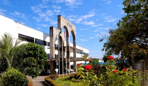 Após matéria do site O PODER, presidente da CMM desiste de comprar cafeteiras 350% acima do valor do mercado