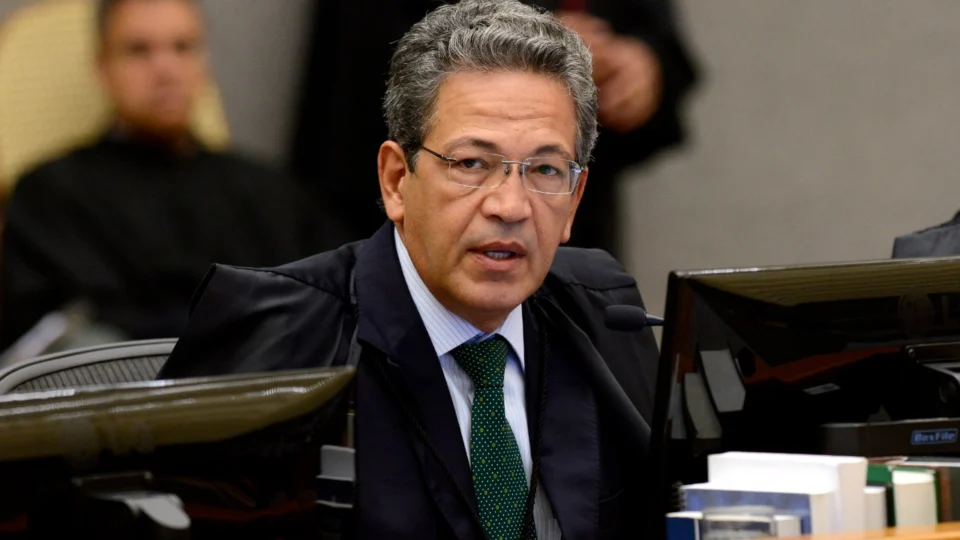 Ministros Mauro Campbell e Raul Araújo assumem vagas no TSE