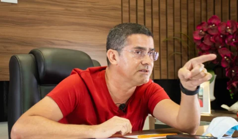 David Almeida denuncia cobrança de R$ 280 milhões na conta de energia no AM