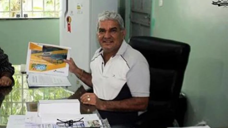 Justiça bloqueia bens do prefeito de Iranduba por suposto dano aos cofres públicos de R$ 17 milhões