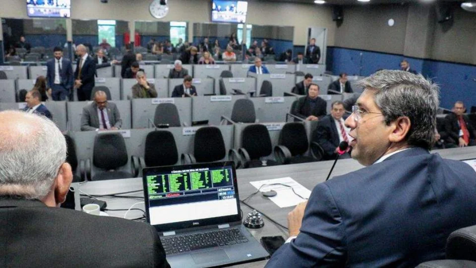 Câmara Municipal de Manaus compra cafeteiras 350% acima do valor do mercado