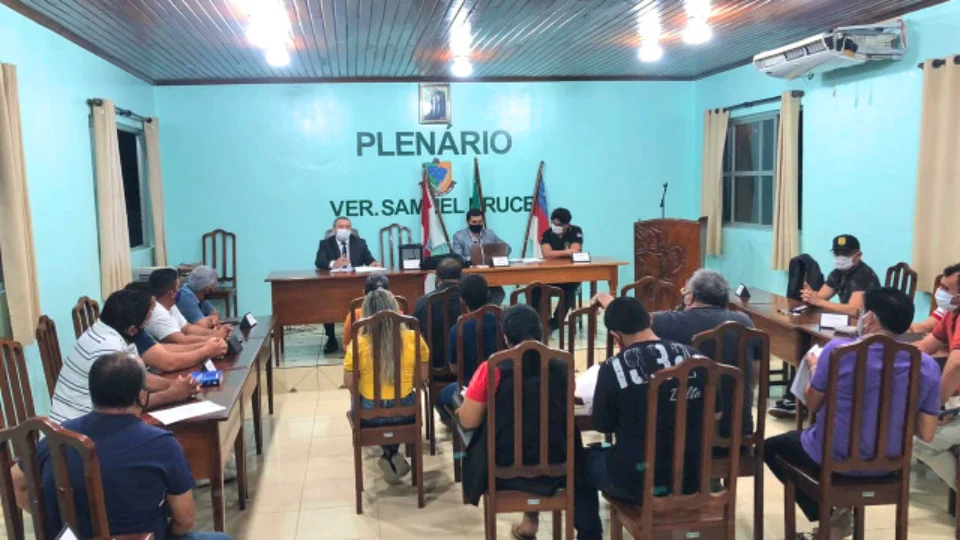 MP Eleitoral faz acordo com prefeturáveis de Nhamundá para campanha com medidas contra a Covid-19