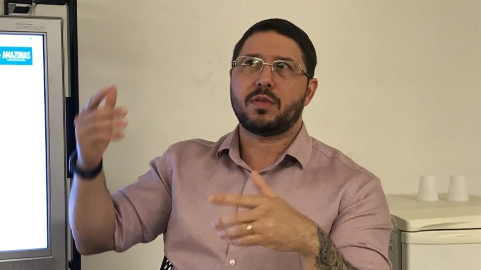 Investigado pela PF e envolvido em escândalos, Carlos Almeida ‘desaparece’ da vice-governadoria