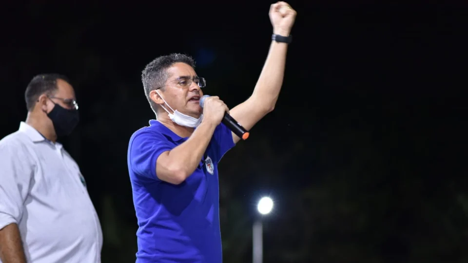 David Almeida vence primeiro ‘confronto’ contra Amazonino