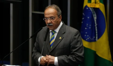 Barroso determina afastamento de Chico Rodrigues do cargo de senador