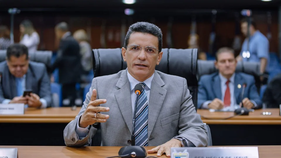 Mecias de Jesus é relator de projeto que ressarce consumidores de energia do Amapá