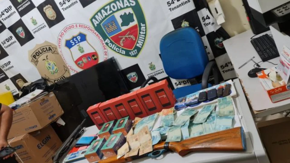 Prefeito de Tonantins é preso em flagrante suspeito de compra de votos