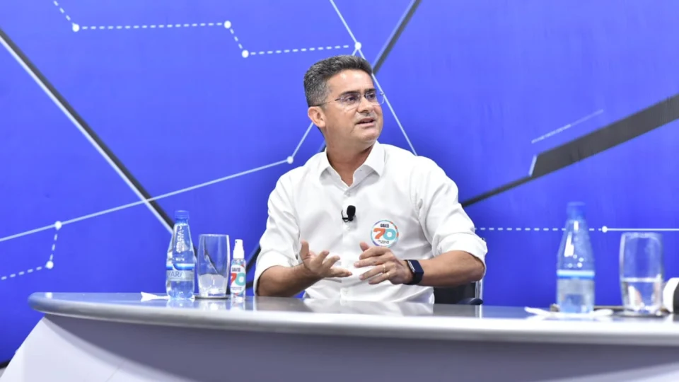 David Almeida cresce em pesquisa e vence Amazonino no segundo turno