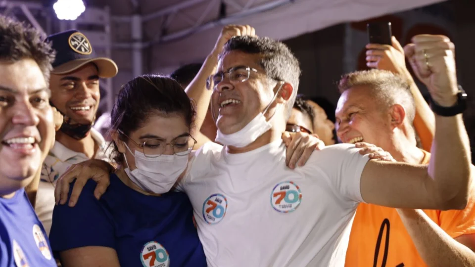 Ibope aponta David com 59% dos votos válidos contra 41% de Amazonino
