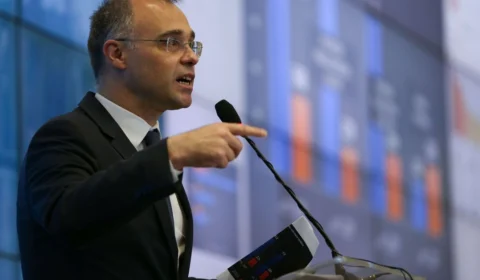 Na volta do recesso, Senado deve votar indicação de André Mendonça ao STF