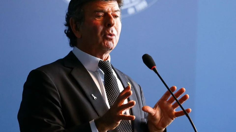 Presidente do STF alerta para a excessiva judicialização no País