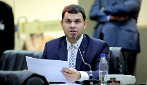 Deputado de Manaus sugere gastar R$ 20 milhões em compra de ivermectina e azitronicina
