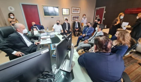 Conselheiros do TCE-AM recebem prefeito eleito de Manaus