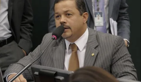 Deputado Pablo participa da votação do novo Fundeb e explica como recursos serão usados em 2021