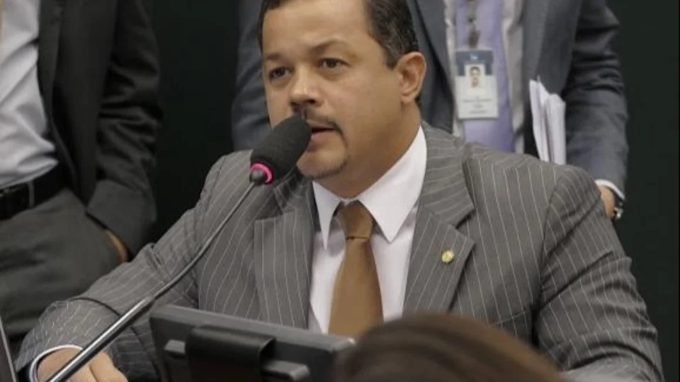 Deputado Pablo participa da votação do novo Fundeb e explica como recursos serão usados em 2021