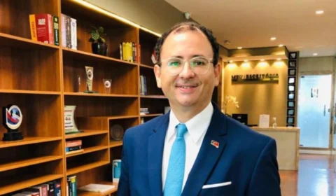 A pedido, Marco Aurélio Choy é exonerado do cargo de procurador-geral do município