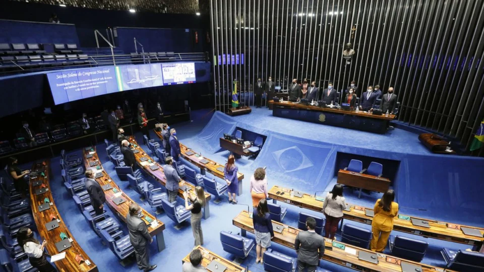 Congresso autoriza Lei que permitirá doar vacinas contra a covid-19 para outros países