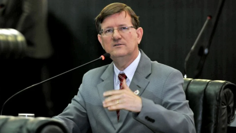 José Ricardo critica indicação de Josué Neto para substituir Josué Filho, no TCE-AM