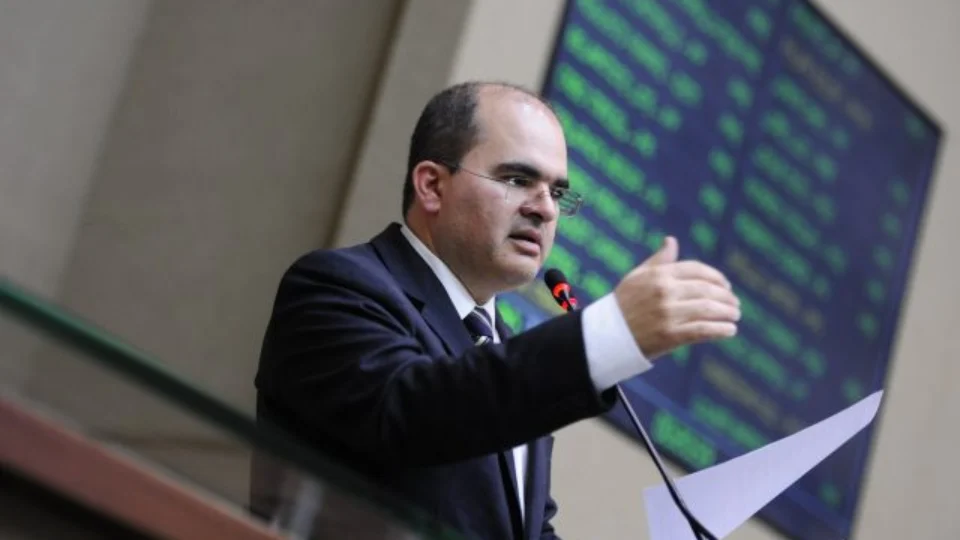 Manaus deve priorizar oxigênio líquido, diz Ricardo Nicolau