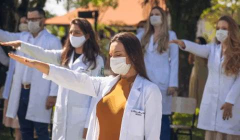 Vereadora pede antecipação da colação de grau de alunos do curso de medicina