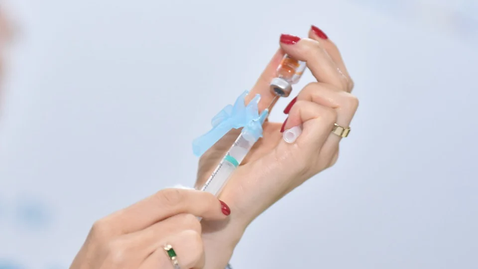 Ação judicial pede inclusão dos coveiros no grupo de prioridade da vacina