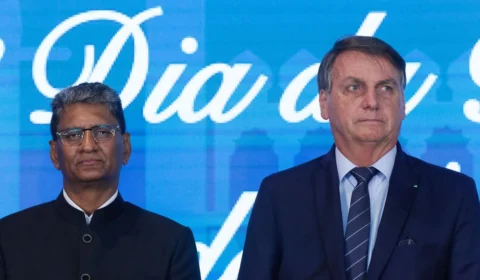 Bolsonaro participa de celebração nacional da Índia na embaixada