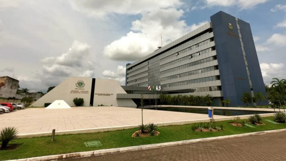 ALEAM publica novo rito para escolha de conselheiro do TCE-AM com data retroativa