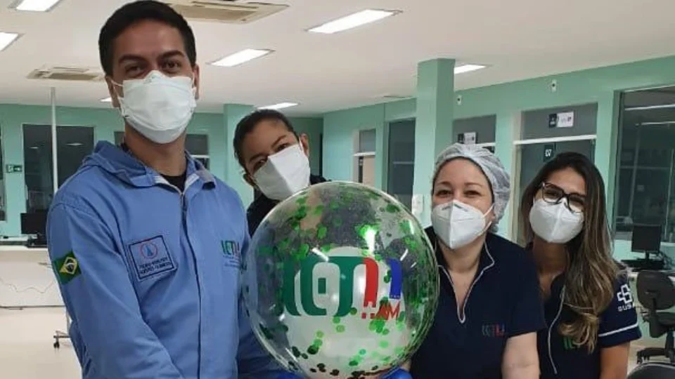 Vereador doa EPIs para enfermeiros intensivistas e eles agradecem a ação