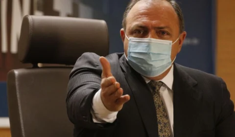 Senador solicita investigação na PGR contra Pazuello por causa do aplicativo ‘TrateCov’