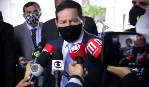 ‘Não tinha como prever o que ia acontecer em Manaus’, diz Mourão sobre a Covid-19