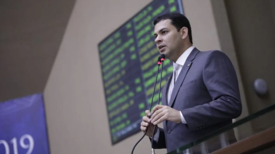 Deputado intermedia entre prefeituras e Governo repasse de R$ 100 milhões para combate à Covid-19 no interior do AM