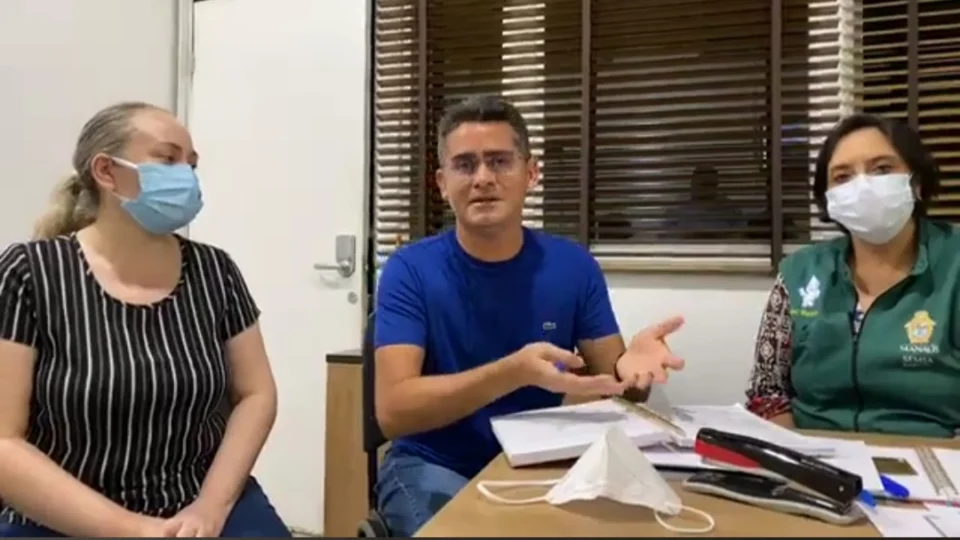 Prefeito nega irregularidade na vacinação contra a Covid-19 em Manaus