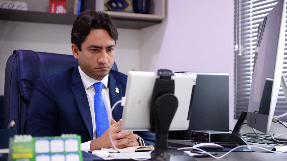 Vereador solicita que seja pago duas parcelas do Auxílio Manauara em fevereiro