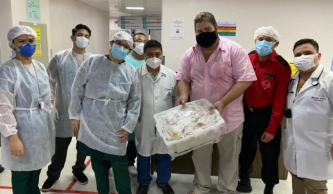 Vereador Alemão faz doação de água e lanches para familiares de pacientes no 28 de agosto