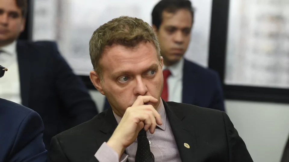 Juiz de Tefé determina que Estado transfira pacientes com Covid-19 para atendimento em UTI