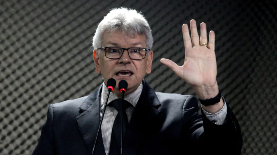 ‘Não estou aqui para ser empecilho’, diz Elias Emanuel