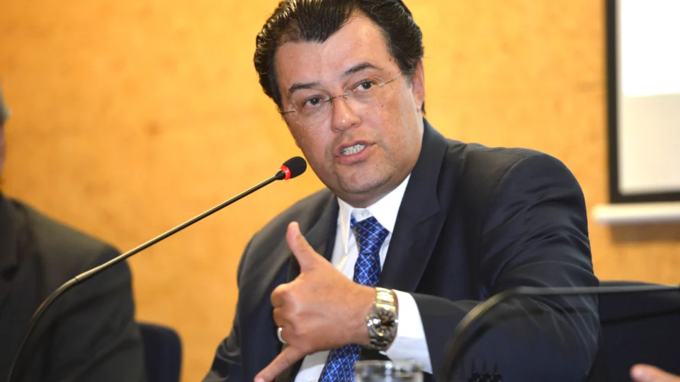 Eduardo Braga é reconduzido como líder do MDB no Senado por mais dois anos