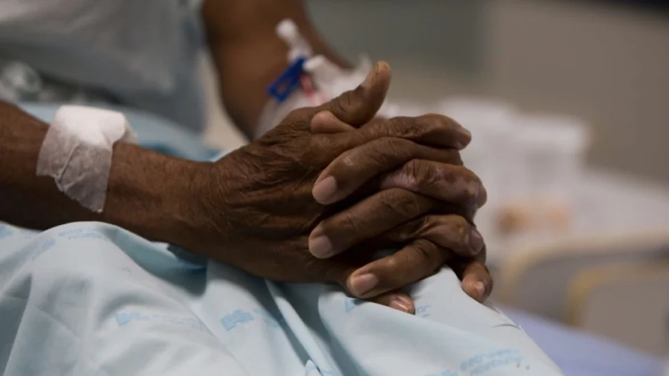 Vereador cria projeto para prestar assistência psicológica a vítimas da covid-19