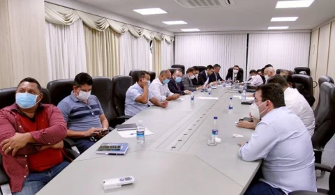 Em reunião com os deputados, prefeitos apresentam proposta de repasse de 20% do FTI ao interior